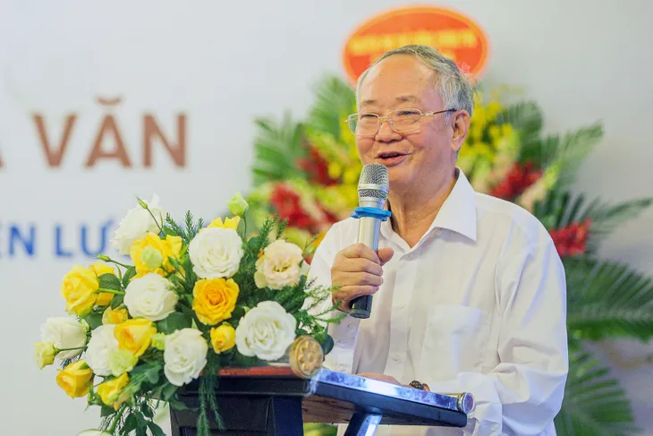 Ra mắt bộ tuyển tập của 4 nhà văn trong một gia đình - Ảnh 3. Ra mắt bộ tuyển tập của 4 nhà văn trong một gia đình - Ảnh 3.