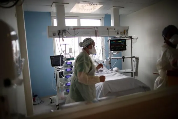 Quản trang Pháp kể lại 1 năm chết chóc đầy ám ảnh vì COVID-19 - Ảnh 1. Quản trang Pháp kể lại 1 năm chết chóc đầy ám ảnh vì COVID-19 - Ảnh 1.