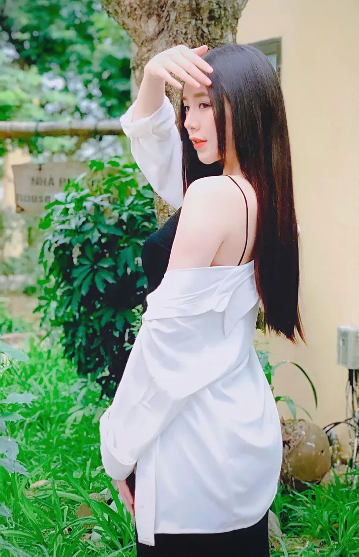 Dàn diễn viên Việt cuối tuần: Hồng Diễm diện nguyên cây hồng, Huyền Lizze khoe sắc vóc như mơ - Ảnh 11. Dàn diễn viên Việt cuối tuần: Hồng Diễm diện nguyên cây hồng, Huyền Lizze khoe sắc vóc như mơ - Ảnh 11.