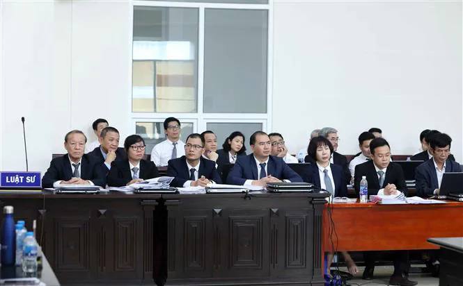 Xét xử vụ Gang thép Thái Nguyên: Những điểm nhấn nổi bật trong phiên tòa sơ thẩm - Ảnh 3. Xét xử vụ Gang thép Thái Nguyên: Những điểm nhấn nổi bật trong phiên tòa sơ thẩm - Ảnh 3.