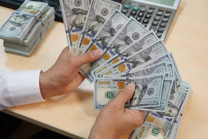 Chứng khoán và bất động sản hút dòng tiền: Tiềm ẩn rủi ro cho thị trường? - Ảnh 2. Chứng khoán và bất động sản hút dòng tiền: Tiềm ẩn rủi ro cho thị trường? - Ảnh 2.