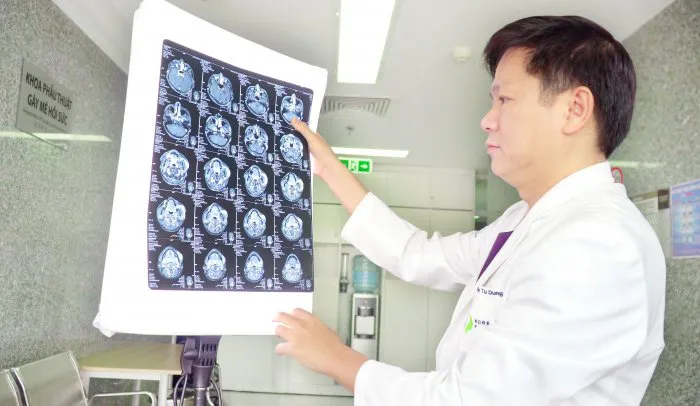Giải thoát cho nam bệnh nhân khỏi khối u khổng lồ trên má từng 3 lần bị từ chối điều trị - Ảnh 1. Giải thoát cho nam bệnh nhân khỏi khối u khổng lồ trên má từng 3 lần bị từ chối điều trị - Ảnh 1.