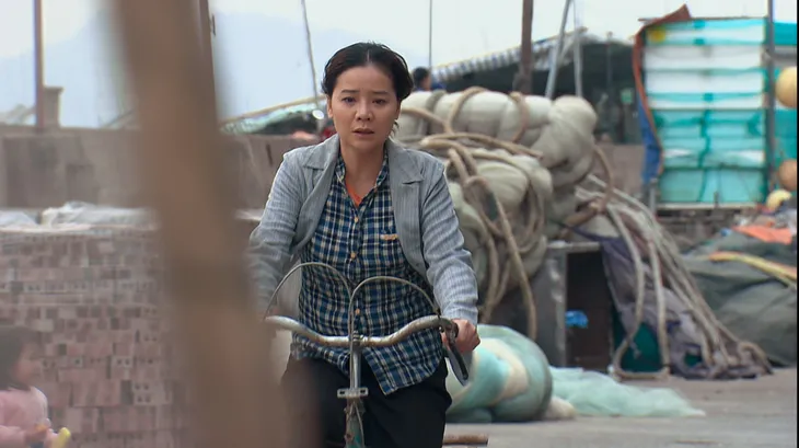 Hương vị tình thân - Tập 1: Phương Nam bị mẹ nuôi vứt bỏ ở chợ - Ảnh 7. Hương vị tình thân - Tập 1: Phương Nam bị mẹ nuôi vứt bỏ ở chợ - Ảnh 7.