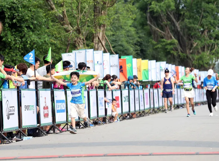 Ecopark Marathon ấn tượng với “cung đường chạy đẹp nhất Việt Nam” - Ảnh 12. Ecopark Marathon ấn tượng với “cung đường chạy đẹp nhất Việt Nam” - Ảnh 12.