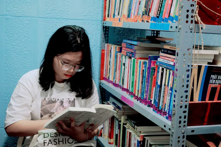 Không muốn sách chết, thanh niên trẻ mở thư viện miễn phí giữa lòng thủ đô - Ảnh 12. Không muốn sách chết, thanh niên trẻ mở thư viện miễn phí giữa lòng thủ đô - Ảnh 12.