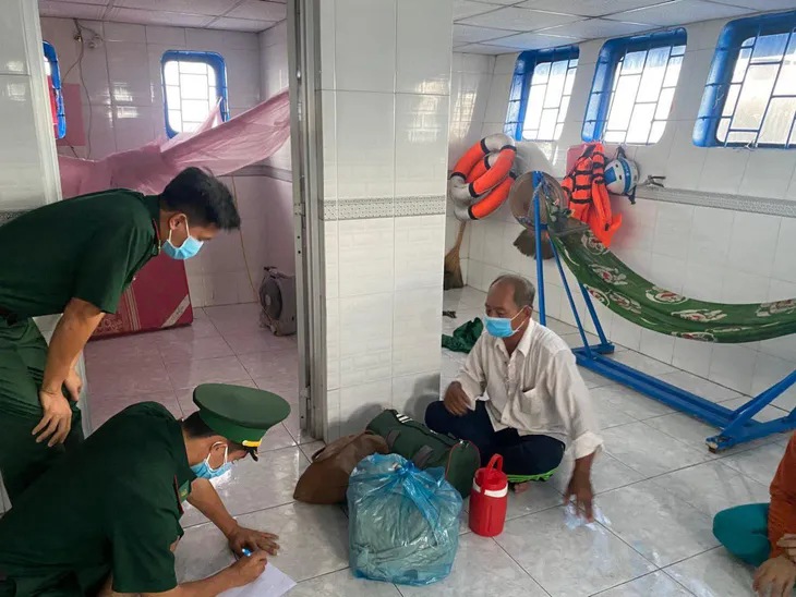 Lại bắt giữ người nhập cảnh trái phép từ Campuchia bằng đường biển - Ảnh 2. Lại bắt giữ người nhập cảnh trái phép từ Campuchia bằng đường biển - Ảnh 2.