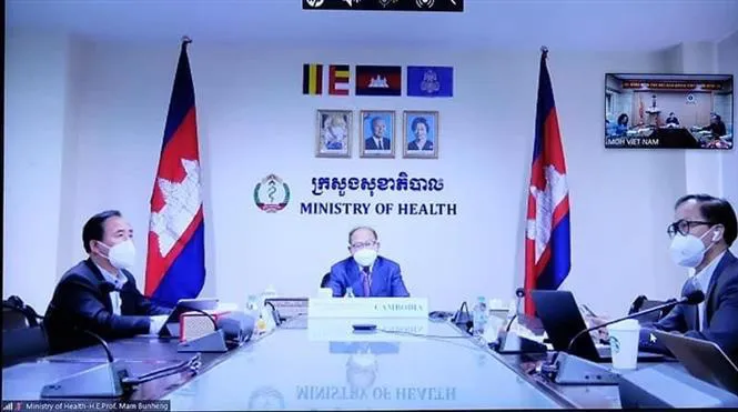 Bộ trưởng Bộ Y tế: Nguy cơ lây lan COVID-19 từ Thái Lan, Campuchia là rất cao - Ảnh 2. Bộ trưởng Bộ Y tế: Nguy cơ lây lan COVID-19 từ Thái Lan, Campuchia là rất cao - Ảnh 2.