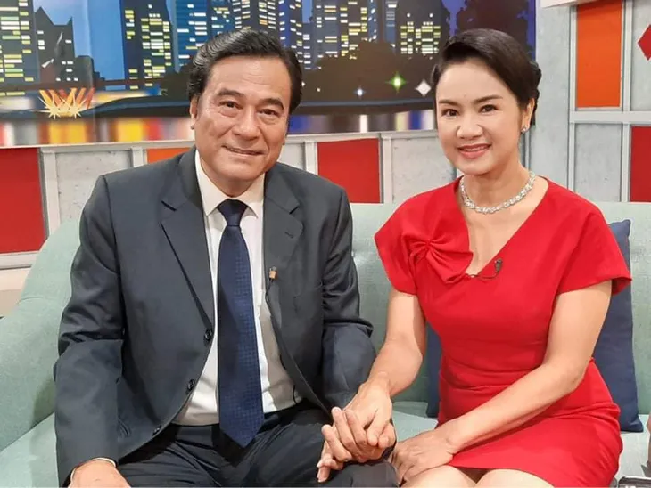 Hướng dương ngược nắng: NSND Thu Hà hết vai, lộ ảnh bà Cúc tình cảm bên ông Vụ - Ảnh 19. Hướng dương ngược nắng: NSND Thu Hà hết vai, lộ ảnh bà Cúc tình cảm bên ông Vụ - Ảnh 19.