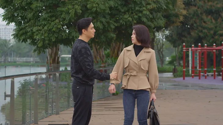 Hướng dương ngược nắng tập 58: Hoàng tỉnh bơ hỏi Minh tán cô khi nào, Minh ảo tưởng à? - Ảnh 4. Hướng dương ngược nắng tập 58: Hoàng tỉnh bơ hỏi Minh tán cô khi nào, Minh ảo tưởng à? - Ảnh 4.