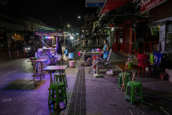 Thái Lan đóng cửa 31 loại hình kinh doanh ở thủ đô Bangkok - Ảnh 2. Thái Lan đóng cửa 31 loại hình kinh doanh ở thủ đô Bangkok - Ảnh 2.