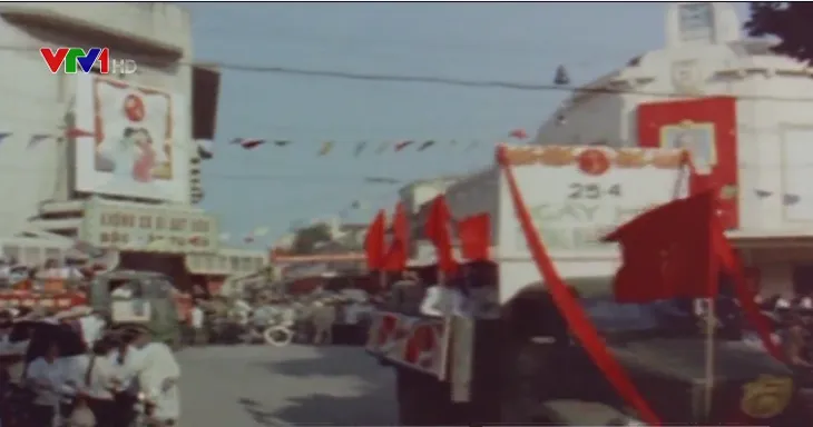 Những hình ảnh màu lần đầu công bố về cuộc Tổng tuyển cử 1976 - Ảnh 2. Những hình ảnh màu lần đầu công bố về cuộc Tổng tuyển cử 1976 - Ảnh 2.