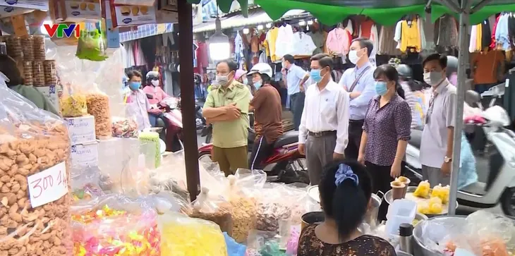 TP Hồ Chí Minh siết chặt quy định phòng chống dịch - Ảnh 1. TP Hồ Chí Minh siết chặt quy định phòng chống dịch - Ảnh 1.