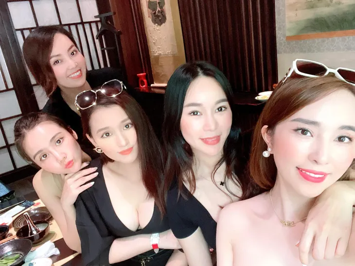 Dàn diễn viên Việt tuần qua: Phương Oanh khoe body nuột, Thu Quỳnh muốn hóa sư tử - Ảnh 12. Dàn diễn viên Việt tuần qua: Phương Oanh khoe body nuột, Thu Quỳnh muốn hóa sư tử - Ảnh 12.