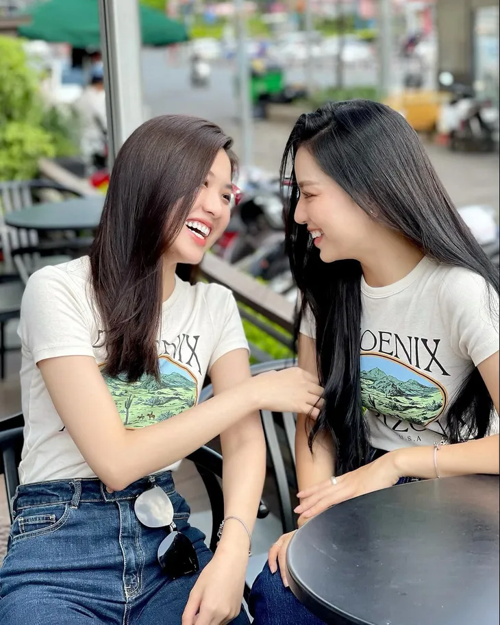 Lương Thanh và Hạ Anh y hệt hai chị em sinh đôi - Ảnh 10. Lương Thanh và Hạ Anh y hệt hai chị em sinh đôi - Ảnh 10.