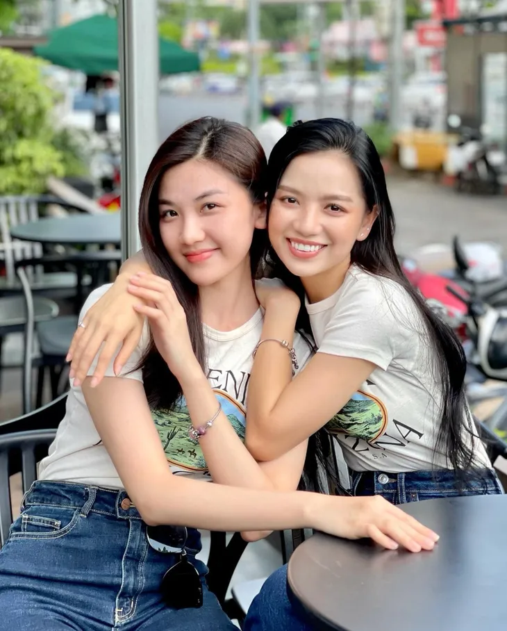 Lương Thanh và Hạ Anh y hệt hai chị em sinh đôi - Ảnh 8. Lương Thanh và Hạ Anh y hệt hai chị em sinh đôi - Ảnh 8.