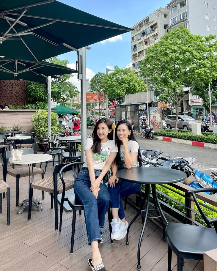 Lương Thanh và Hạ Anh y hệt hai chị em sinh đôi - Ảnh 6. Lương Thanh và Hạ Anh y hệt hai chị em sinh đôi - Ảnh 6.