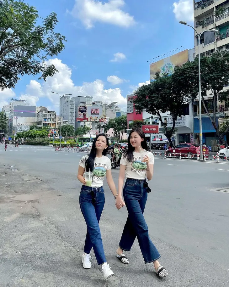Lương Thanh và Hạ Anh y hệt hai chị em sinh đôi - Ảnh 3. Lương Thanh và Hạ Anh y hệt hai chị em sinh đôi - Ảnh 3.