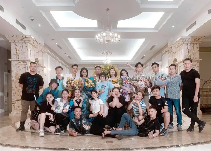 Tạm biệt Hướng dương ngược nắng, 3 cặp đôi hot tung ảnh ai về nhà nấy lộ kết phim - Ảnh 7. Tạm biệt Hướng dương ngược nắng, 3 cặp đôi hot tung ảnh ai về nhà nấy lộ kết phim - Ảnh 7.