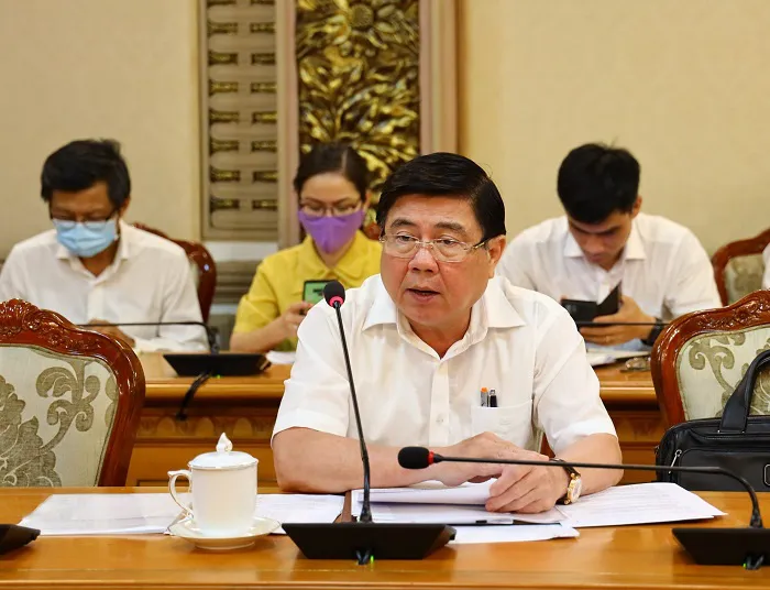 Từ 27/4, TP Hồ Chí Minh xử phạt người dân không đeo khẩu trang ở nơi công cộng - Ảnh 1. Từ 27/4, TP Hồ Chí Minh xử phạt người dân không đeo khẩu trang ở nơi công cộng - Ảnh 1.