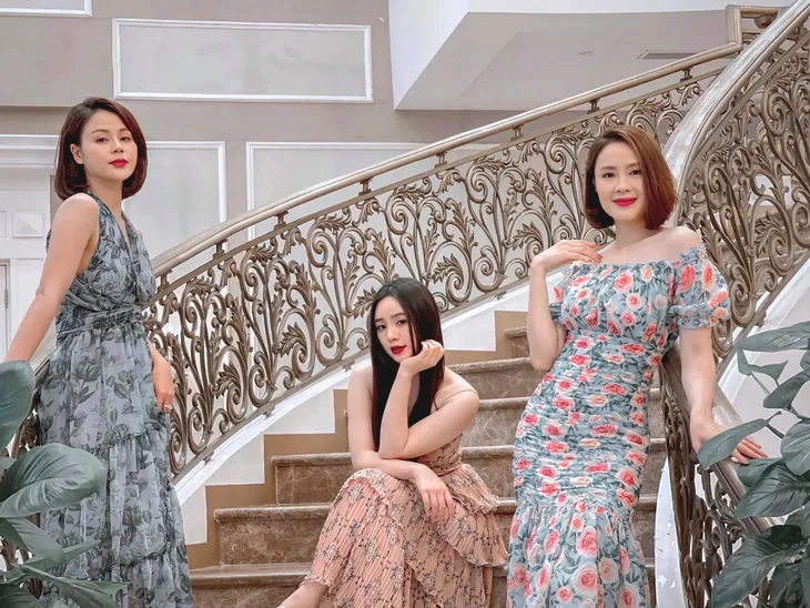 Hướng dương ngược nắng: Ngắm loạt set đồ mới đủ phong cách của Châu (Hồng Diễm) trong phần 2 - Ảnh 43. Hướng dương ngược nắng: Ngắm loạt set đồ mới đủ phong cách của Châu (Hồng Diễm) trong phần 2 - Ảnh 43.