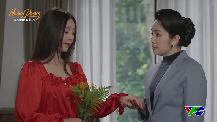 Hướng dương ngược nắng - Tập 60: Bắt thóp Ngọc có tình ý với Trí, bà Cúc ủng hộ hay phản đối? - Ảnh 3. Hướng dương ngược nắng - Tập 60: Bắt thóp Ngọc có tình ý với Trí, bà Cúc ủng hộ hay phản đối? - Ảnh 3.