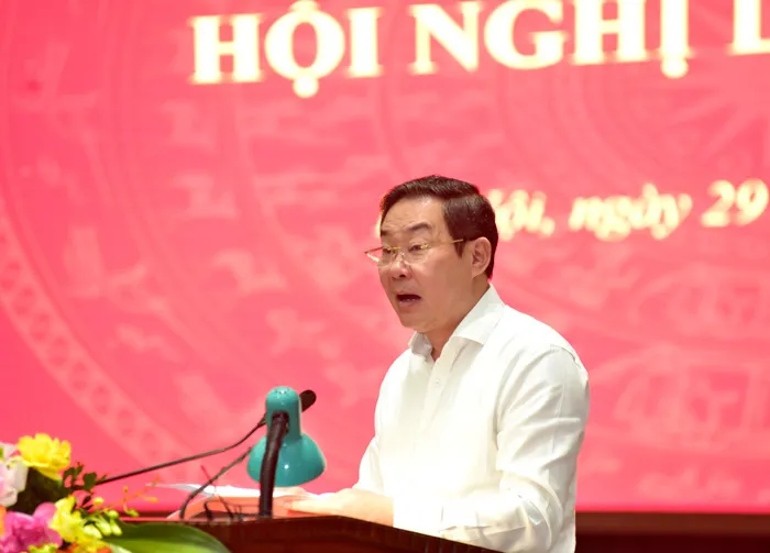 Bí thư Thành ủy Hà Nội: Tập trung tổ chức bầu cử, không chủ quan với COVID-19 - Ảnh 2. Bí thư Thành ủy Hà Nội: Tập trung tổ chức bầu cử, không chủ quan với COVID-19 - Ảnh 2.