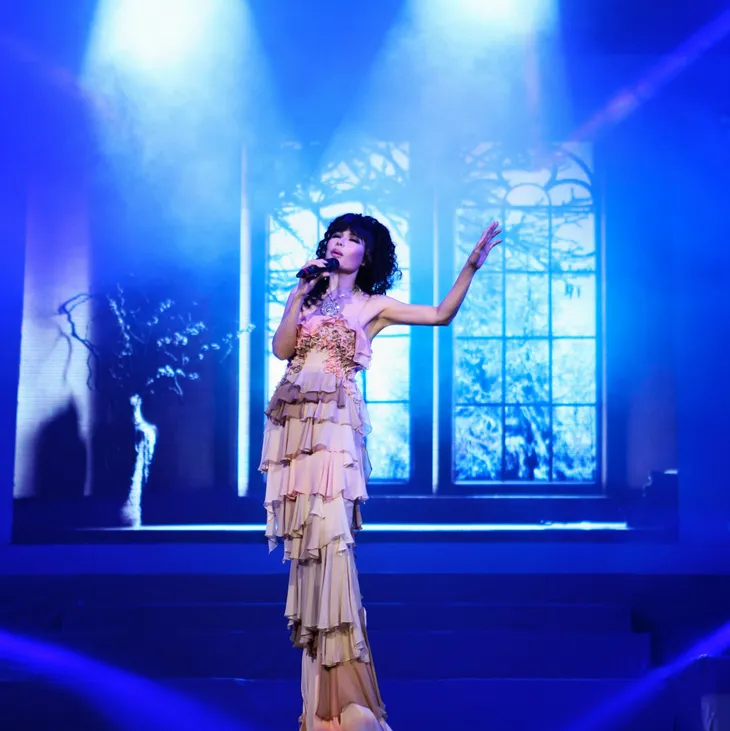 Nhật Hạ đẹp ngỡ ngàng trong DVD liveshow “Thả tình” - Ảnh 1. Nhật Hạ đẹp ngỡ ngàng trong DVD liveshow “Thả tình” - Ảnh 1.