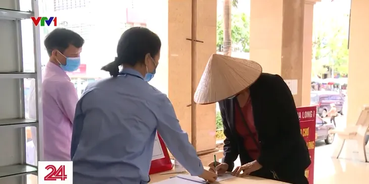 Quảng Ninh kiểm soát phòng dịch tại các điểm đông người - Ảnh 2. Quảng Ninh kiểm soát phòng dịch tại các điểm đông người - Ảnh 2.