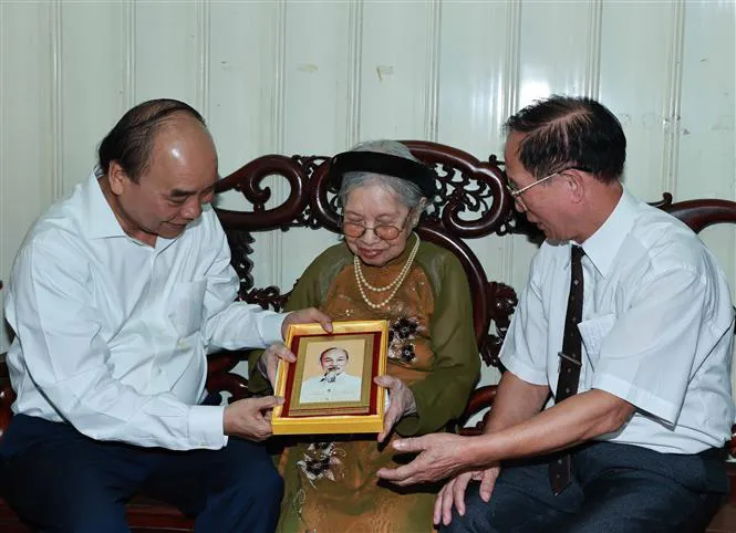 Tri ân những người hi sinh cho ngày đại thắng - Ảnh 1. Tri ân những người hi sinh cho ngày đại thắng - Ảnh 1.