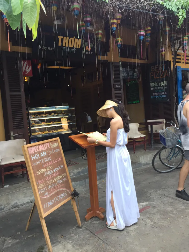Nữ BTV Thời sự 19h biến hóa với gu thời trang sành điệu, tinh tế - Ảnh 16. Nữ BTV Thời sự 19h biến hóa với gu thời trang sành điệu, tinh tế - Ảnh 16.