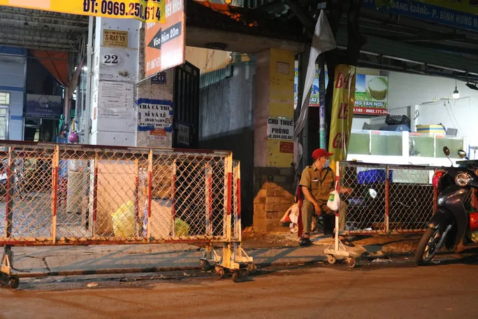 TP Hồ Chí Minh phong tỏa nơi ở của bệnh nhân 2910 - Ảnh 2. TP Hồ Chí Minh phong tỏa nơi ở của bệnh nhân 2910 - Ảnh 2.
