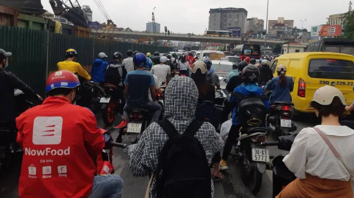 Ùn ứ kéo dài khu vực cửa ngõ Thủ đô và Tiền Giang ngày đầu nghỉ lễ - Ảnh 1. Ùn ứ kéo dài khu vực cửa ngõ Thủ đô và Tiền Giang ngày đầu nghỉ lễ - Ảnh 1.