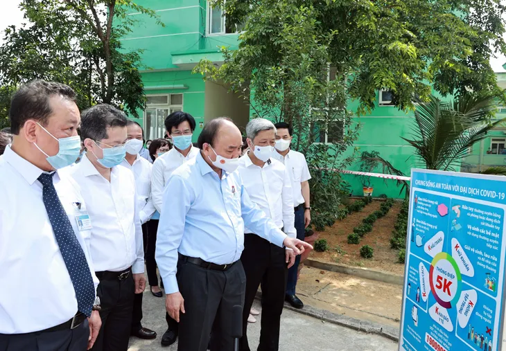 Chủ tịch nước yêu cầu Bộ Y tế triển khai tiêm vaccine phòng COVID-19 nhanh hơn nữa - Ảnh 1. Chủ tịch nước yêu cầu Bộ Y tế triển khai tiêm vaccine phòng COVID-19 nhanh hơn nữa - Ảnh 1.