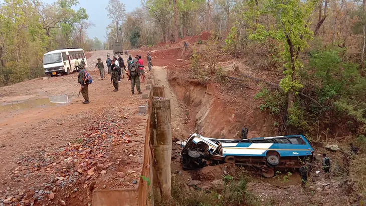 Hàng chục nhân viên an ninh Ấn Độ thiệt mạng sau trận phục kích của phiến quân Maoist - Ảnh 1. Hàng chục nhân viên an ninh Ấn Độ thiệt mạng sau trận phục kích của phiến quân Maoist - Ảnh 1.