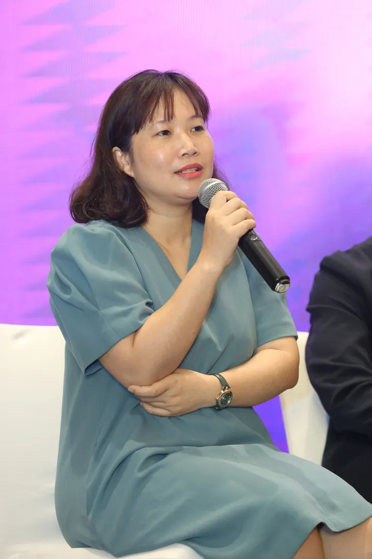 Quỳnh Kool diện váy xẻ sâu trong họp báo phim mới Hãy nói lời yêu - Ảnh 10. Quỳnh Kool diện váy xẻ sâu trong họp báo phim mới Hãy nói lời yêu - Ảnh 10.