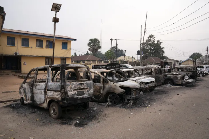Tấn công nhà tù tại Nigeria, hơn 1.800 tù nhân tẩu thoát - Ảnh 1. Tấn công nhà tù tại Nigeria, hơn 1.800 tù nhân tẩu thoát - Ảnh 1.