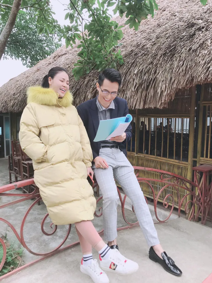 Muôn kiểu tập thoại của dàn diễn viên trong Hướng dương ngược nắng - Ảnh 8. Muôn kiểu tập thoại của dàn diễn viên trong Hướng dương ngược nắng - Ảnh 8.
