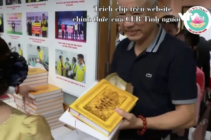 CLB Tình người: Từ thiện hay tuyên truyền mê tín dị đoan để trục lợi? - Ảnh 3. CLB Tình người: Từ thiện hay tuyên truyền mê tín dị đoan để trục lợi? - Ảnh 3.