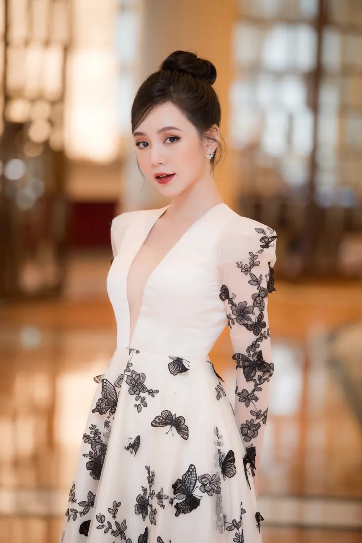 Quỳnh Kool già trước tuổi với lối trang điểm đậm - Ảnh 20. Quỳnh Kool già trước tuổi với lối trang điểm đậm - Ảnh 20.