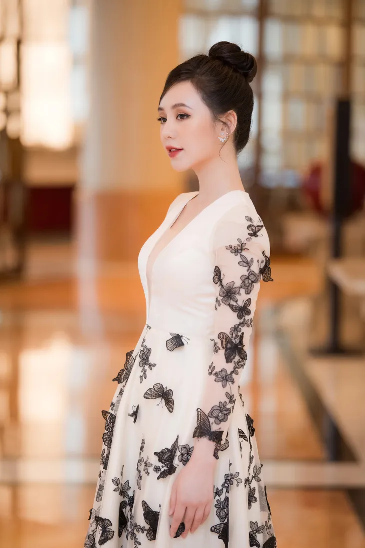 Quỳnh Kool già trước tuổi với lối trang điểm đậm - Ảnh 19. Quỳnh Kool già trước tuổi với lối trang điểm đậm - Ảnh 19.