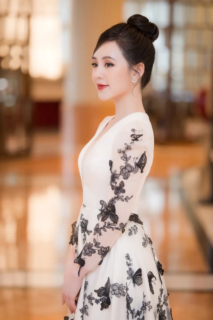 Quỳnh Kool già trước tuổi với lối trang điểm đậm - Ảnh 23. Quỳnh Kool già trước tuổi với lối trang điểm đậm - Ảnh 23.