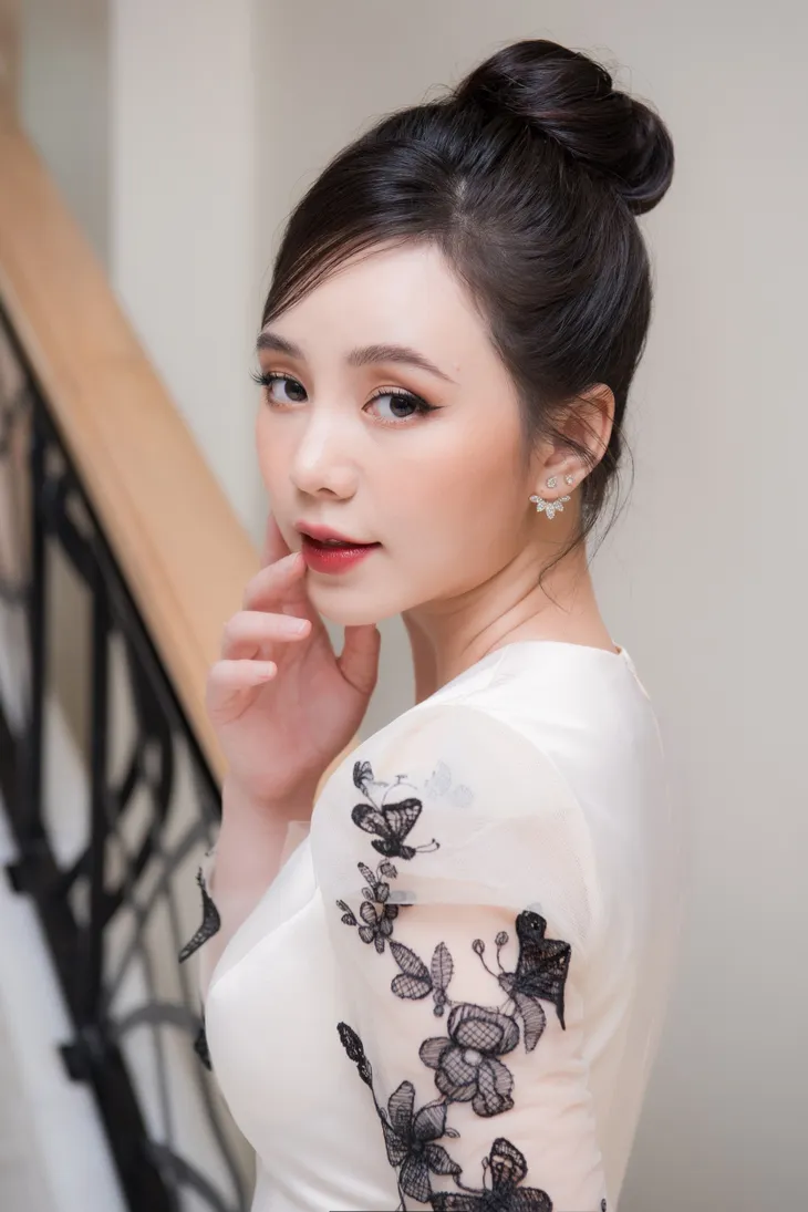Quỳnh Kool già trước tuổi với lối trang điểm đậm - Ảnh 14. Quỳnh Kool già trước tuổi với lối trang điểm đậm - Ảnh 14.