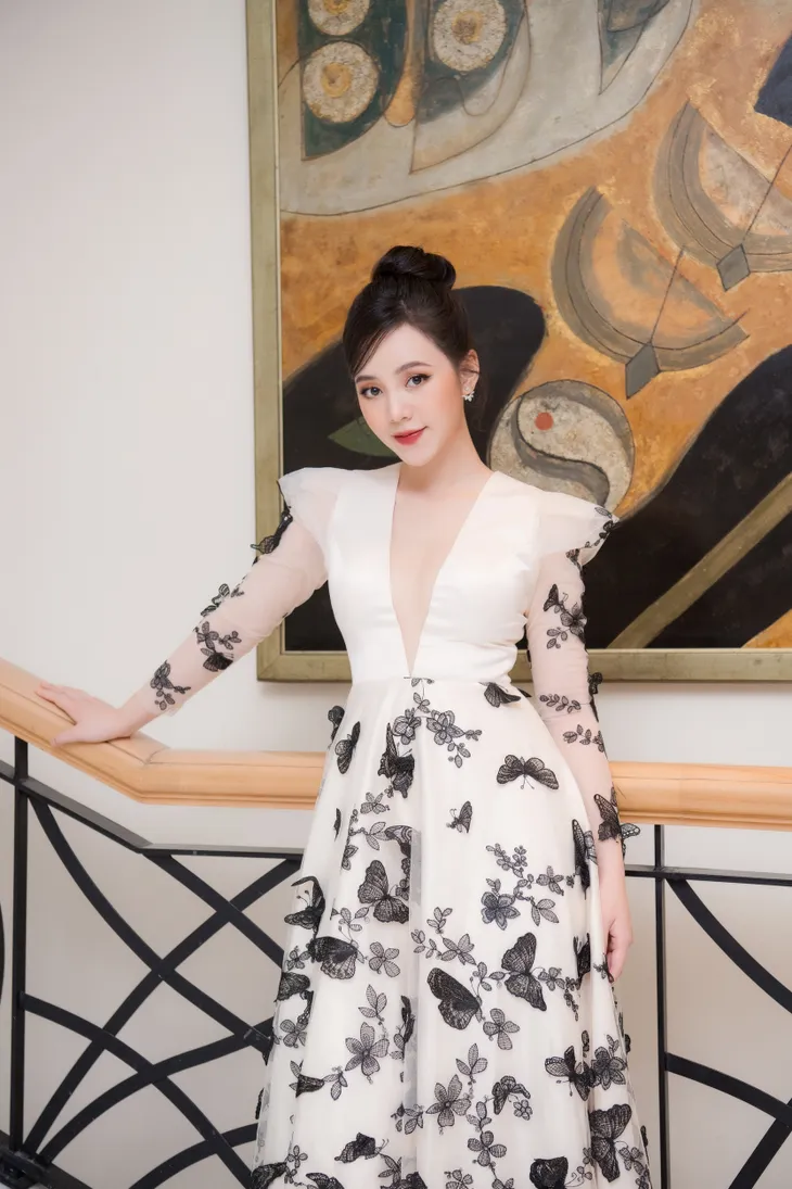 Quỳnh Kool già trước tuổi với lối trang điểm đậm - Ảnh 15. Quỳnh Kool già trước tuổi với lối trang điểm đậm - Ảnh 15.
