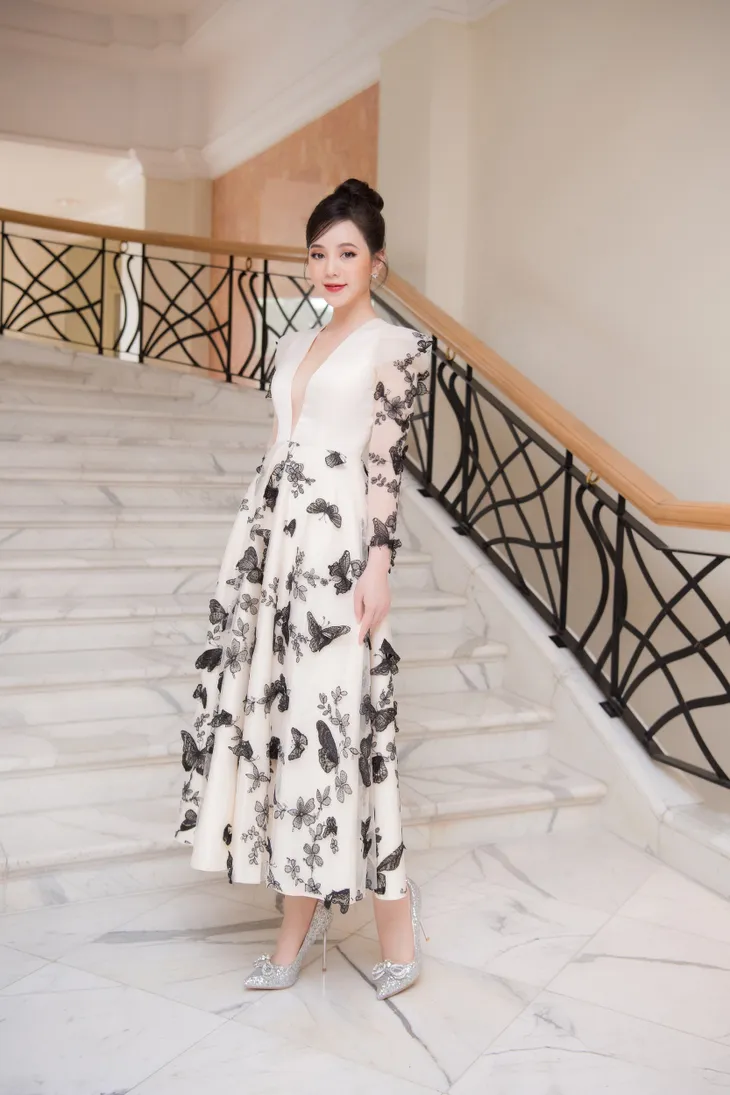 Quỳnh Kool già trước tuổi với lối trang điểm đậm - Ảnh 17. Quỳnh Kool già trước tuổi với lối trang điểm đậm - Ảnh 17.