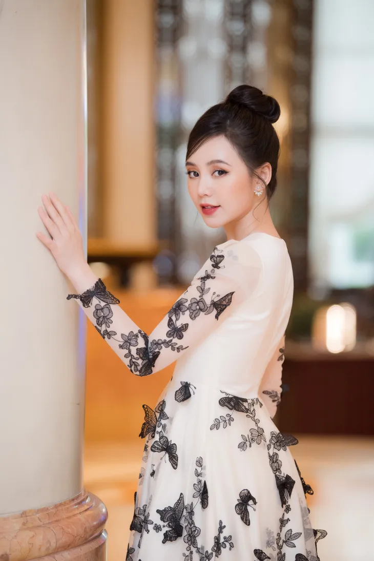 Quỳnh Kool già trước tuổi với lối trang điểm đậm - Ảnh 30. Quỳnh Kool già trước tuổi với lối trang điểm đậm - Ảnh 30.