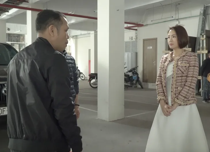 Hồng Diễm căng thẳng với cảnh hôn Phúc trong Hướng dương ngược nắng - Ảnh 2. Hồng Diễm căng thẳng với cảnh hôn Phúc trong Hướng dương ngược nắng - Ảnh 2.