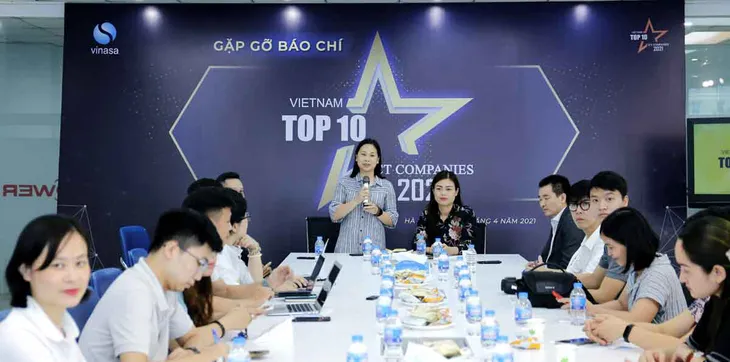 Phát động giải thưởng Top 10 doanh nghiệp ICT Việt Nam 2021 - Ảnh 1. Phát động giải thưởng Top 10 doanh nghiệp ICT Việt Nam 2021 - Ảnh 1.