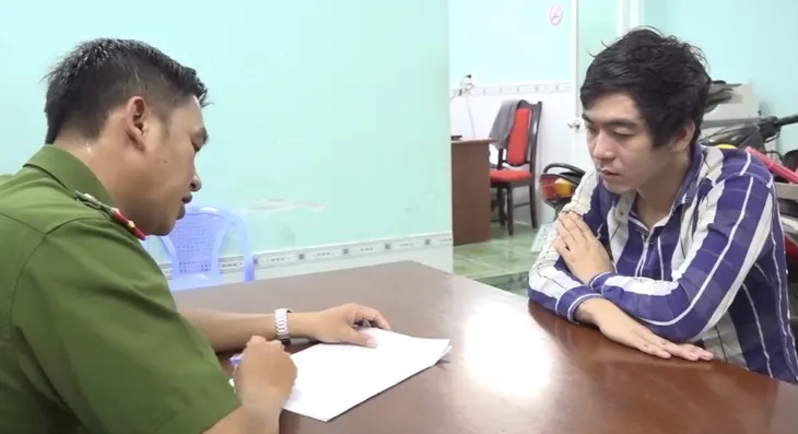 Khởi tố đối tượng xông vào nhà thuốc cướp tiền đi mua ma túy - Ảnh 1. Khởi tố đối tượng xông vào nhà thuốc cướp tiền đi mua ma túy - Ảnh 1.