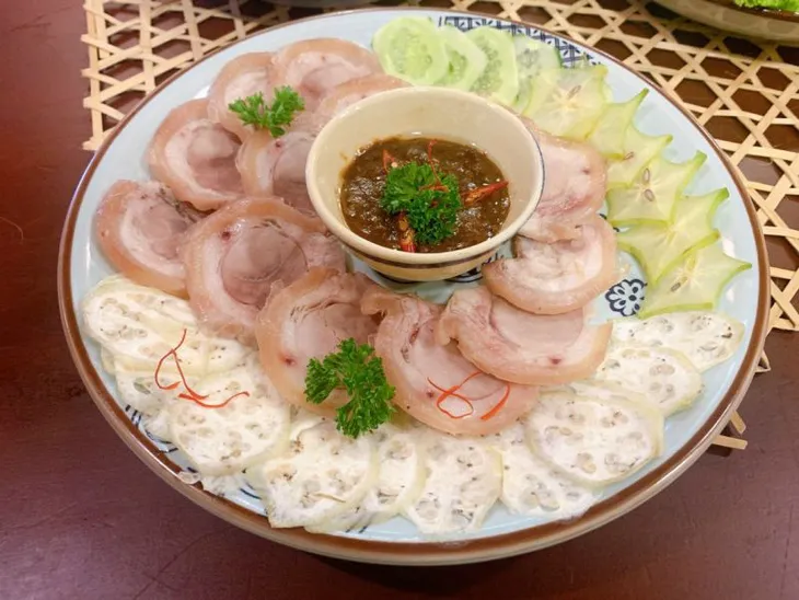 Nhiều sao Việt hội ngộ thưởng thức ẩm thực Hà thành tại Hồ Chí Minh - Ảnh 6. Nhiều sao Việt hội ngộ thưởng thức ẩm thực Hà thành tại Hồ Chí Minh - Ảnh 6.