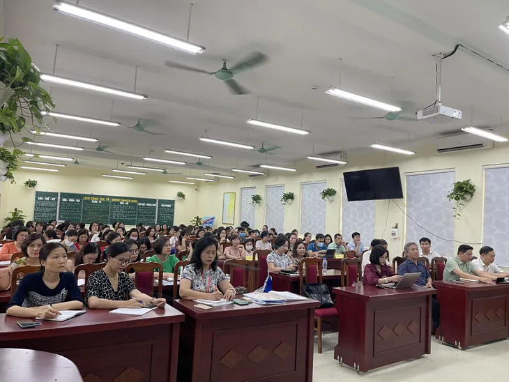 Gỡ khó cho giáo viên khi môn Vật Lý và Sinh học ‘biến mất’ ở cấp THCS - Ảnh 3. Gỡ khó cho giáo viên khi môn Vật Lý và Sinh học ‘biến mất’ ở cấp THCS - Ảnh 3.